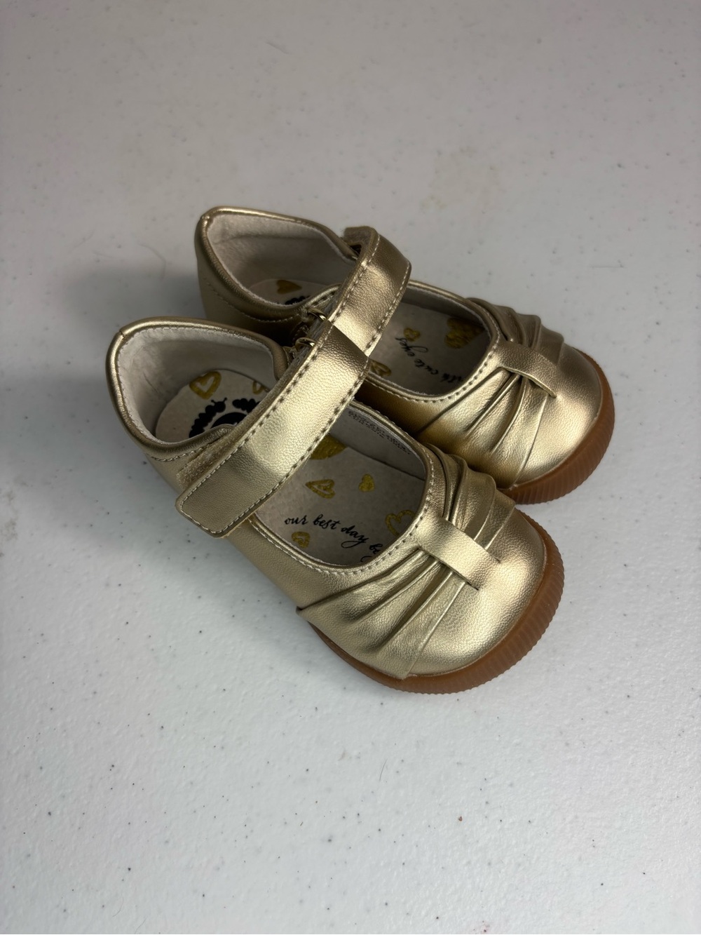 Livie & Luca Piega champagne girls' shoes  infant size 3